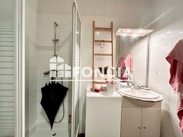 Location Appartement 2 pièces 65.15 m² - 250 COURS LAFAYETTE Lyon 69003