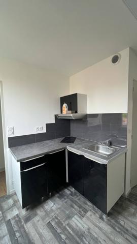 Studio
                                                                                                                                                                                                                                                                                                                        1 pièce(s)                                                                                                                                                                                                                                                                                                                              34.96  m²