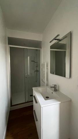 Studio
                                                                                                                                                                                                                                                                                                                        1 pièce(s)                                                                                                                                                                                                                                                                                                                              34.96  m²