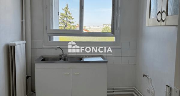 Location Appartement 3 pièces 62.28 m² - La Varenne St Hilaire 94210