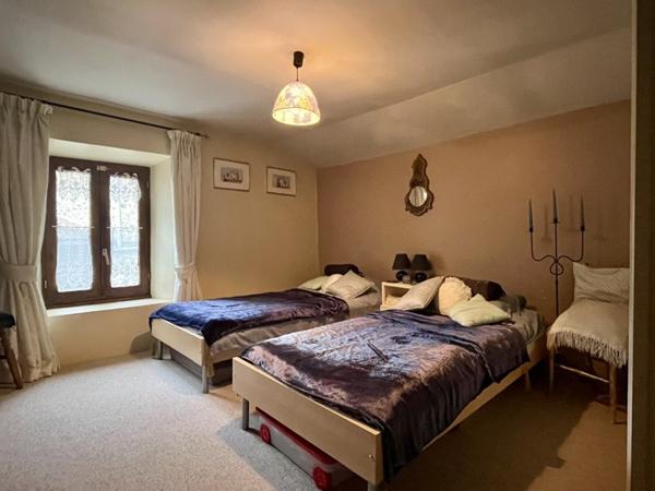 Maison à vendre |  Rochechouart |  7 pièces | 225 m²