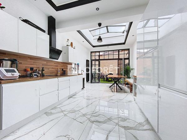 Achat maison près de ARMENTIERES - 6 pièce(s) - 213 m² - 286 200 €