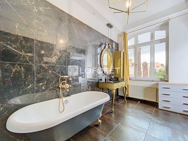 Achat maison près de ARMENTIERES - 6 pièce(s) - 213 m² - 286 200 €