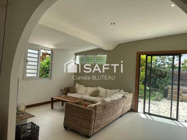 Villa T4 avec piscine, vue panoramique et terrain arboré