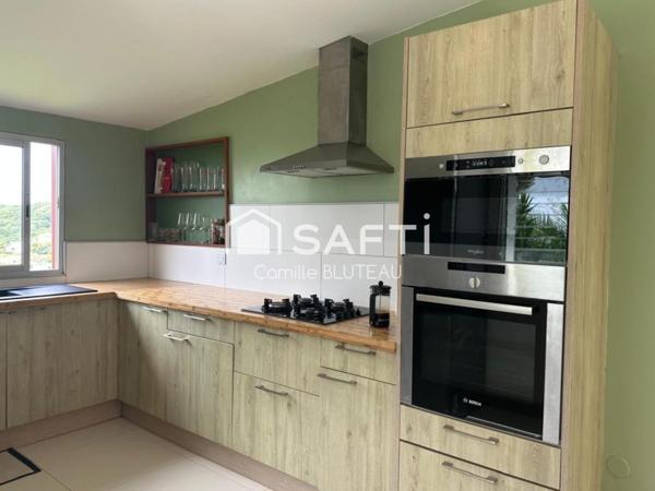 Villa T4 avec piscine, vue panoramique et terrain arboré