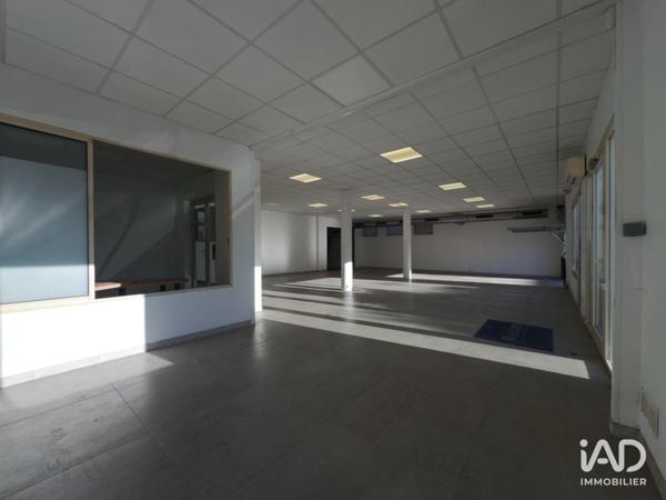 Murs commerciaux  à vendre 850 m² Nîmes-Saint-Césaire