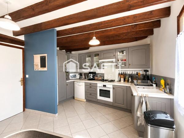 Maison de charme, volumes et fort potentiel