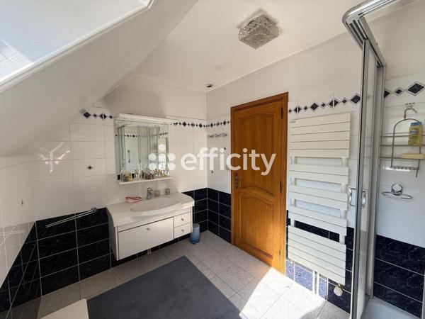 Maison 10 pièces - 235 m²