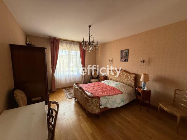 Maison 10 pièces - 235 m²