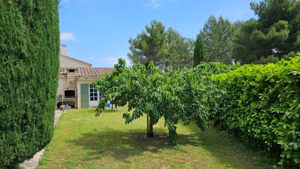 Maison 4 pièces pleine de charme avec jardin arboré et dépendances à vendre SAINT PAUL TROIS CHATEAUX (26)
