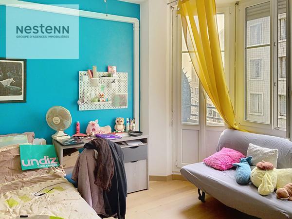 À vendre : Appartement spacieux de 4 pièces à Toulon, Champ de Mars avec chambre de bonne et cave