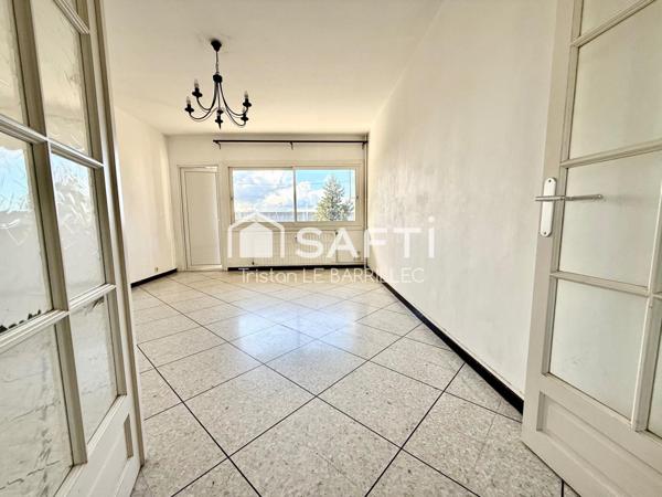 Appartement lumineux avec terrasse – Quartier agréable