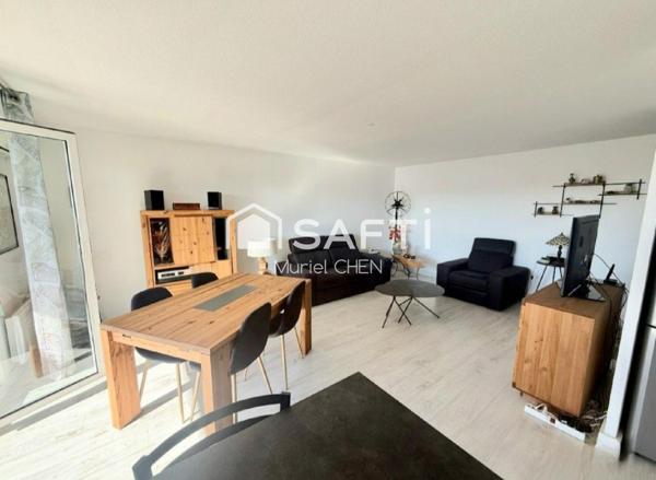 Mauguio centre T3 dernier étage terrasse parking