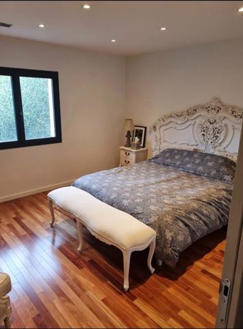 Eoures Maison principale de 5 pièces de 205 m2 sur un terrain de 2 039 m² avec piscine et une maison annexe de 49 m2 Eoures 13400