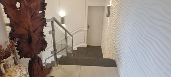 Eoures Maison principale de 5 pièces de 205 m2 sur un terrain de 2 039 m² avec piscine et une maison annexe de 49 m2 Eoures 13400