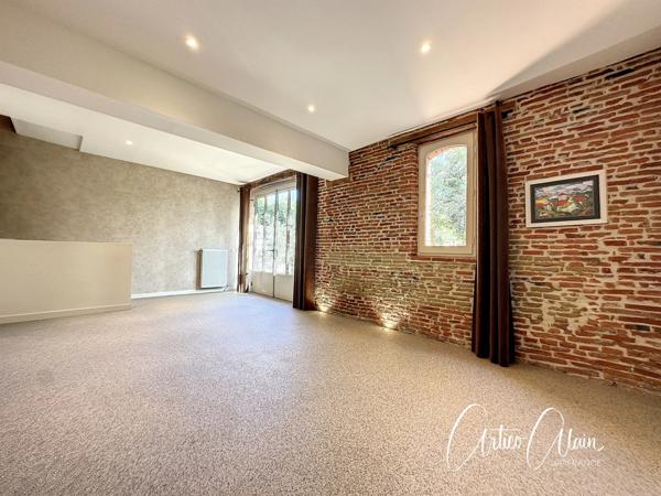 Dpt Haute Garonne (31), à vendre proche de VILLEFRANCHE DE LAURAGAIS belle demeure et gîte