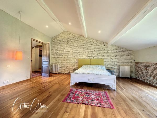 Dpt Haute Garonne (31), à vendre proche de VILLEFRANCHE DE LAURAGAIS belle demeure et gîte