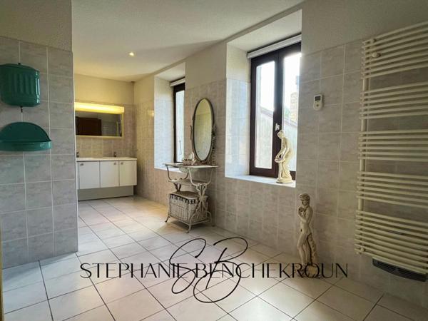 Maison  5 pièce(s) 180 m2