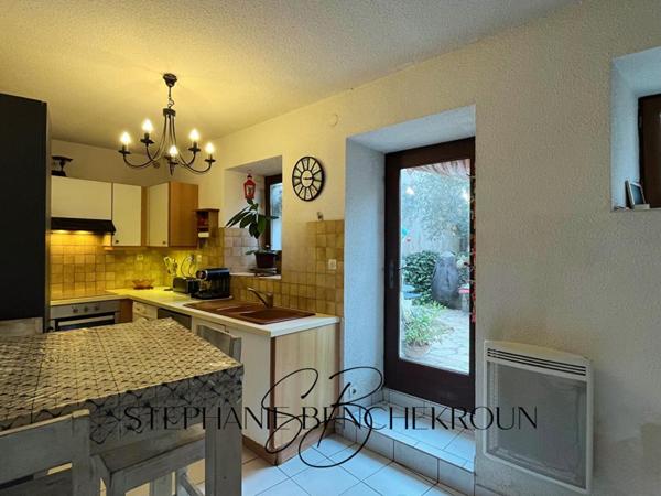 Maison  5 pièce(s) 180 m2