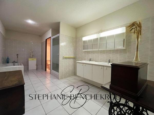 Maison  5 pièce(s) 180 m2