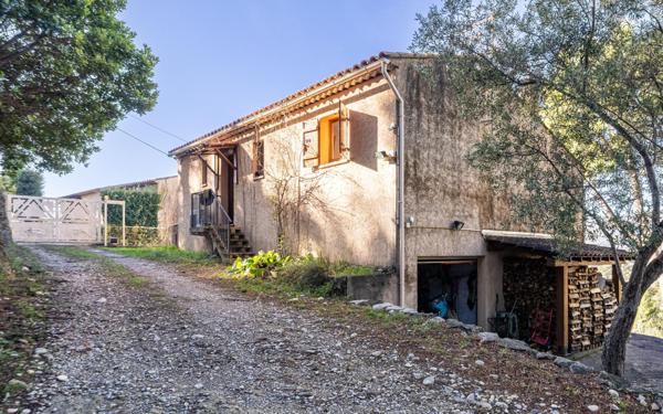 Maison à vendre    4 pièces • 104 m2 Colomars