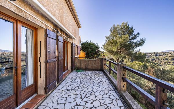 Maison à vendre    4 pièces • 104 m2 Colomars