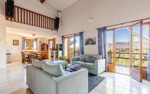 Maison à vendre    4 pièces • 104 m2 Colomars