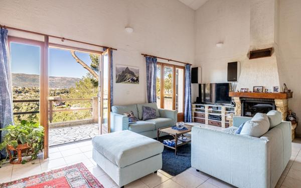 Maison à vendre    4 pièces • 104 m2 Colomars