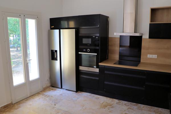 Saint-Saturnin-lès-Apt (84490) Villa avec piscine sur terrain de 3036 m²