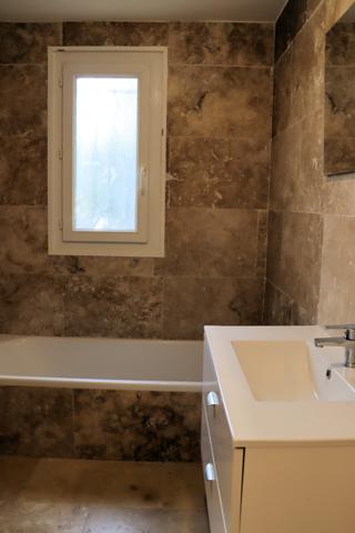 Saint-Saturnin-lès-Apt (84490) Villa avec piscine sur terrain de 3036 m²