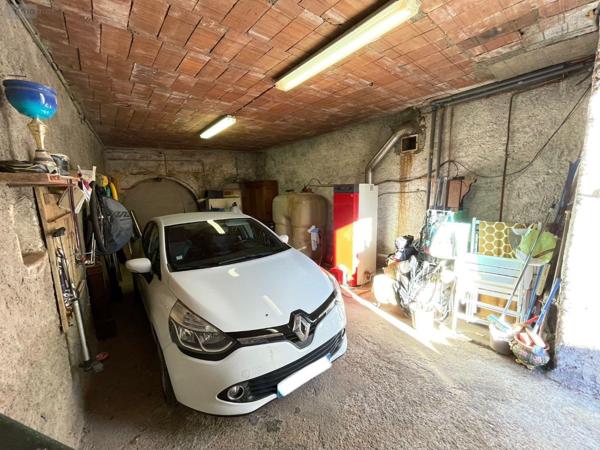 Maison de ville à vendre à Valensole dans les Alpes-de-Haute-Provence (04210), ref : 025/1920   
Centre ville