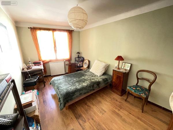 Maison de ville à vendre à Valensole dans les Alpes-de-Haute-Provence (04210), ref : 025/1920   
Centre ville