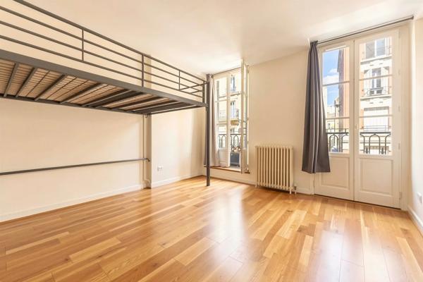 Appartement Paris 9 e - RUE CHAPTAL