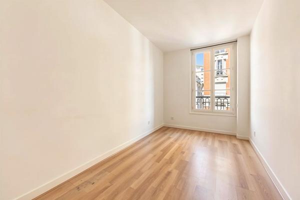 Appartement Paris 9 e - RUE CHAPTAL