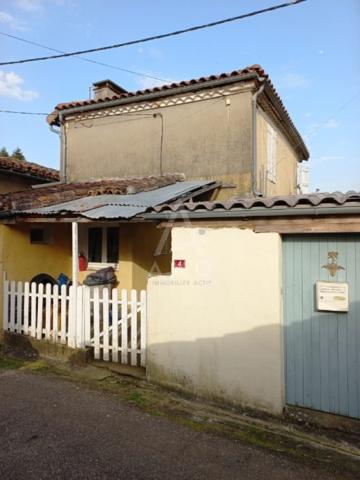 Bon rendement pour cet ensemble immobilier composé de deux maisons