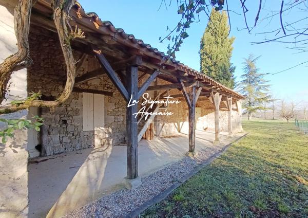 Propriété de 297m² avec terrain arboré de 2 hectares et 5214m ²