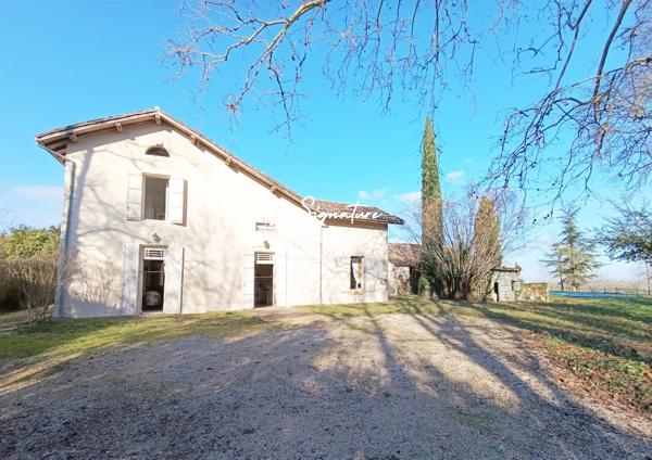 Propriété de 297m² avec terrain arboré de 2 hectares et 5214m ²