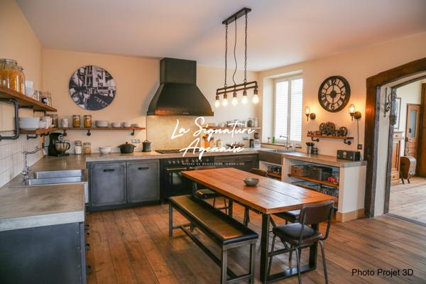 Propriété de 297m² avec terrain arboré de 2 hectares et 5214m ²