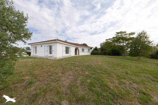 Maison à vendre |  Bellevigny |  6 pièces | 190 m²