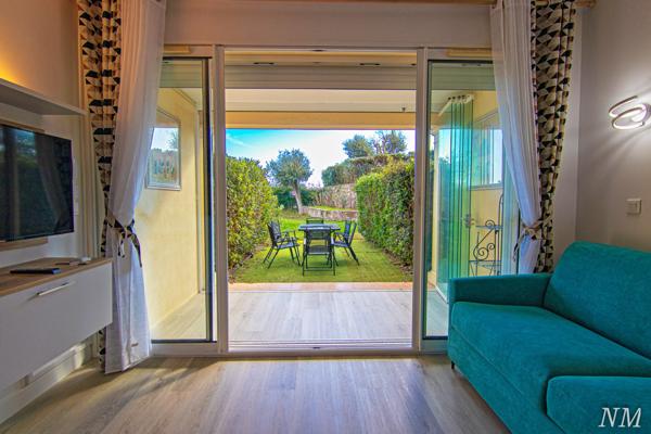 Les Issambres (83380) Appartement RDJ 39 m² avec lsa oggia fermée, et jardin de 15 m²