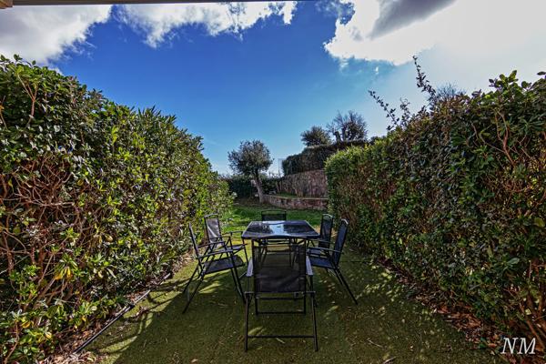 Les Issambres (83380) Appartement RDJ 39 m² avec lsa oggia fermée, et jardin de 15 m²