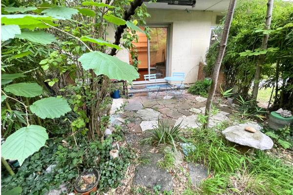 ST MANDE (94) - STUDIO 35 M2 + JARDIN ARBORE PRIVATIF 30 M2 – CALME – PROCHE TRANSPORTS, COMMERCES ET BOIS DE VINCENNES