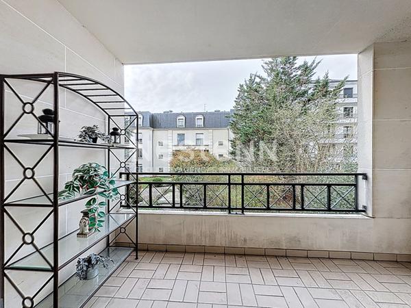 Appartement 4 pièces - balcons - parkings - box