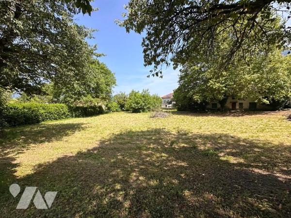 Terrain constructible à Serrières-en-Chautagne (73310) ? Savoie

Ce terrain plat, d'une belle...