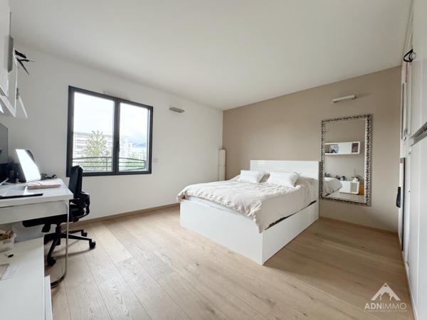 Saint-Genis-Pouilly (01630) Appartement 5 Pièces 163 m2