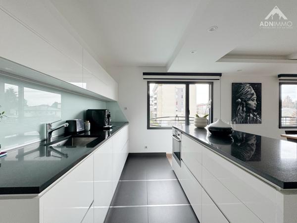 Saint-Genis-Pouilly (01630) Appartement 5 Pièces 163 m2