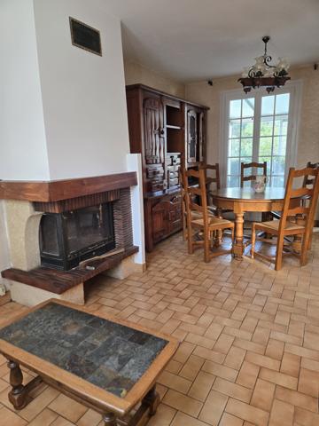 Maison de plain-pied construite en 1984, d’une surface habitable de 46 m² sur un terrain de 456 m², située dan