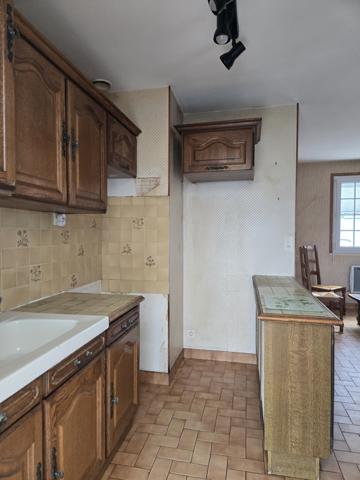 Maison de plain-pied construite en 1984, d’une surface habitable de 46 m² sur un terrain de 456 m², située dan