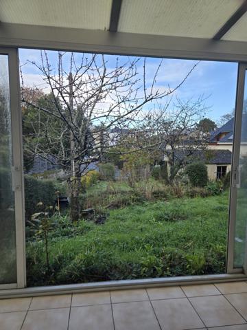 Maison de plain-pied construite en 1984, d’une surface habitable de 46 m² sur un terrain de 456 m², située dan