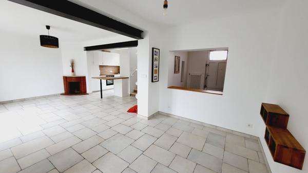MAISON DE VILLE AVEC 4 CHAMBRES JARDIN ET PISICNE A CARCASSONNE